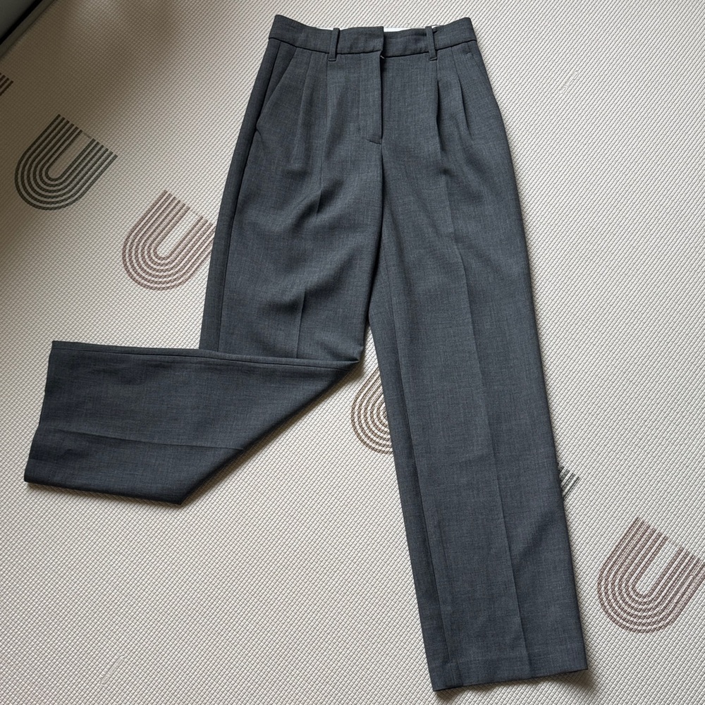 THE EFFORTLESS PANT